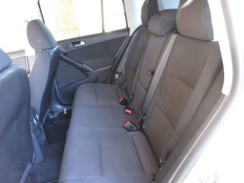 Used 2017 Volkswagen Tiguan Limited w/ Premium Package image 25