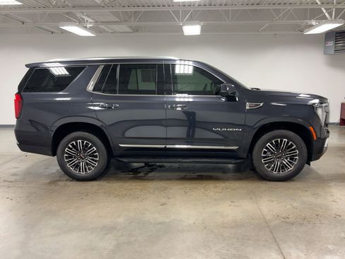 Used 2025 GMC Yukon Elevation image 6