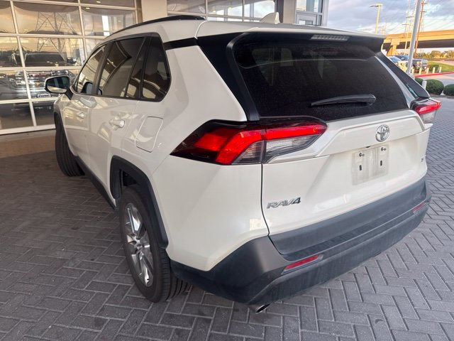 Used 2021 Toyota RAV4 XLE Premium FWD image 3