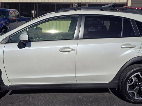 Used 2015 Subaru Crosstrek 2.0i Premium w/ Moonroof Package AWD/4WD image 25