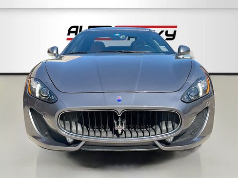 Used 2017 Maserati GranTurismo Sport image 2