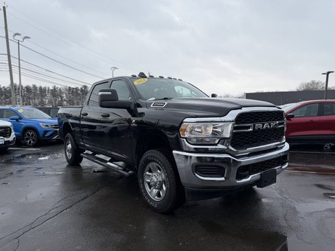 Used 2024 RAM 2500 Tradesman w/ Chrome Appearance Group image 7