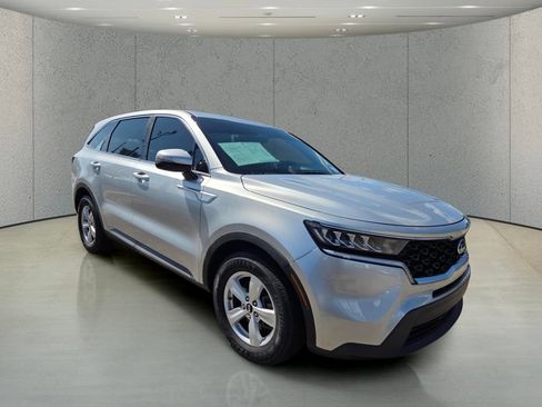Used 2021 Kia Sorento LX FWD image 7