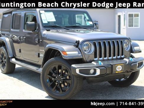 Used 2023 Jeep Wrangler Unlimited Sahara w/ Cold Weather Group AWD/4WD image 1