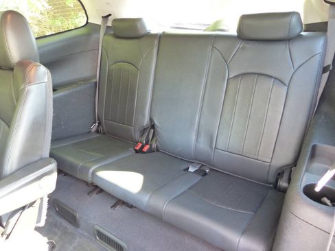 Used 2011 Buick Enclave CXL FWD image 37