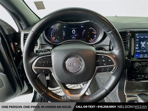 Used 2022 Jeep Grand Cherokee Laredo X image 11