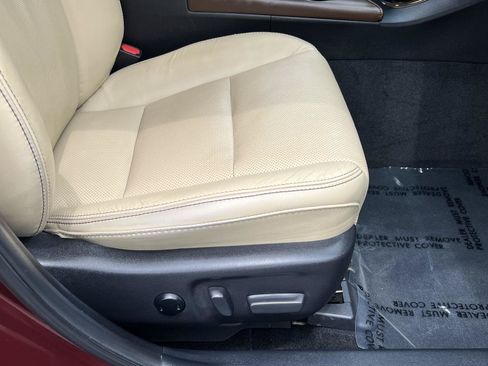 Used 2016 Toyota Avalon Limited FWD image 18