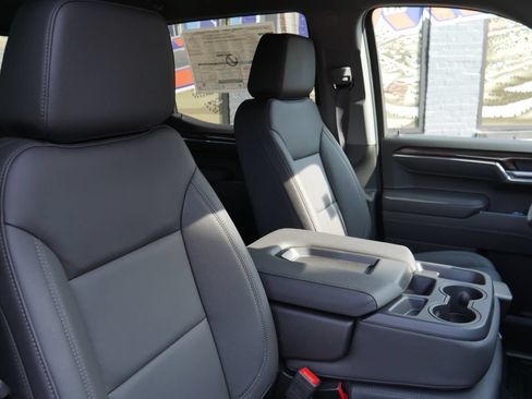 New 2026 Chevrolet Silverado 1500 LT w/ Z71 Off-Road Package AWD/4WD image 11