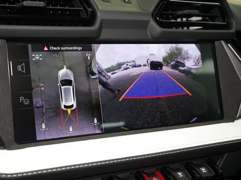 Used 2026 Lamborghini Urus SE image 17