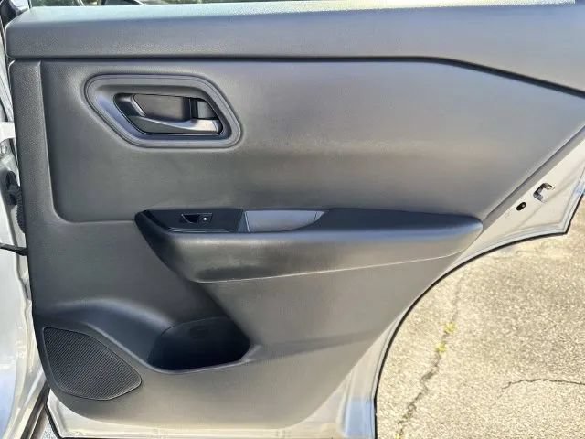 Used 2024 Nissan Rogue S AWD/4WD image 21