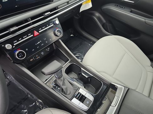 Certified 2026 Hyundai Santa Cruz SEL FWD image 24
