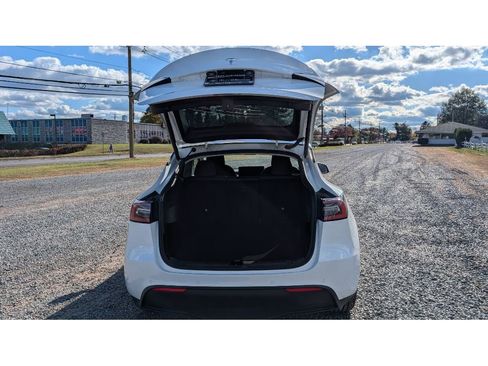 Used 2021 Tesla Model Y 2WD image 12