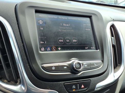 Used 2022 Chevrolet Equinox LS w/ LS Convenience Package FWD image 10