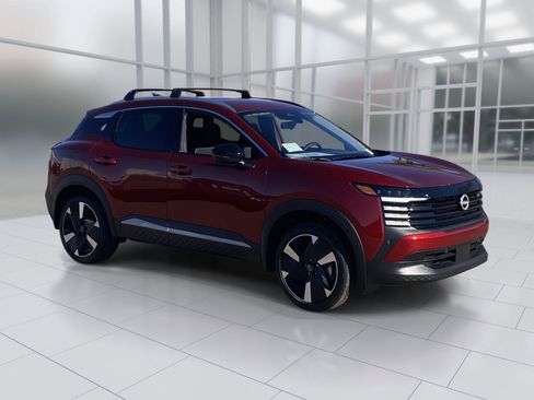 New 2026 Nissan Kicks SR w/ Cold Weather Package image 8