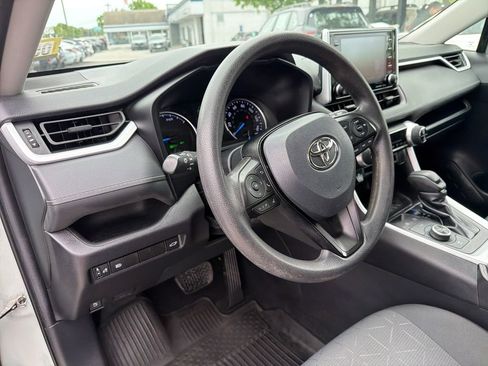Used 2021 Toyota RAV4 XLE w/ Convenience Package AWD/4WD image 19