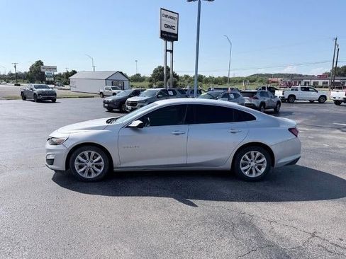 Used 2021 Chevrolet Malibu LT FWD image 2