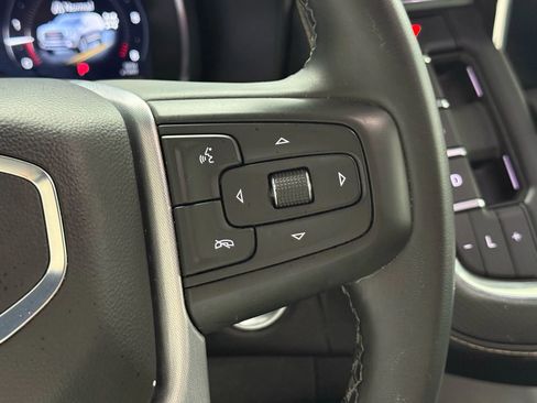 Used 2024 GMC Yukon SLT image 35