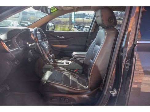 Used 2019 GMC Acadia Denali image 10