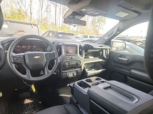 Used 2024 Chevrolet Silverado 1500 Custom image 6