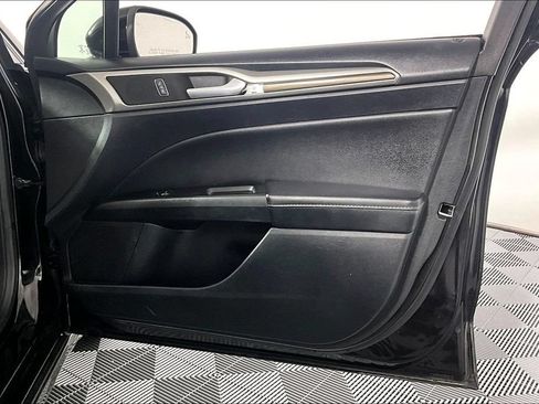 Used 2019 Ford Fusion SEL FWD image 23