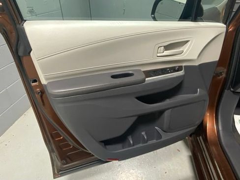 Used 2022 Toyota Sienna LE AWD/4WD image 6