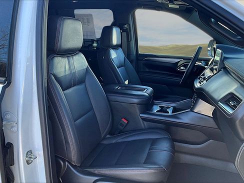 Used 2024 Chevrolet Suburban RST w/ Luxury Package image 21