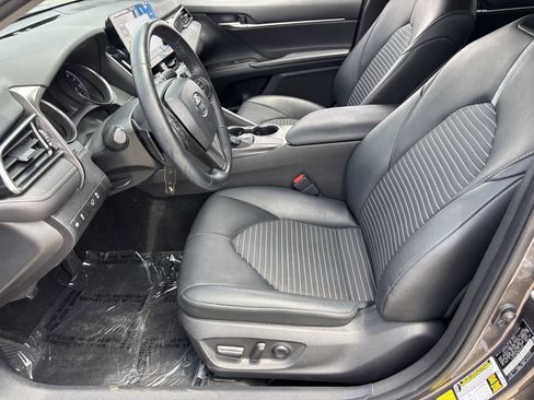 Used 2021 Toyota Camry SE FWD image 17