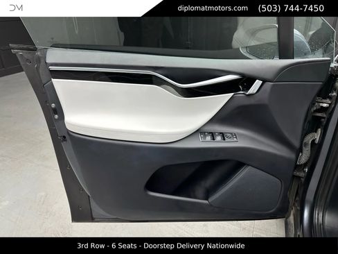 Used 2017 Tesla Model X 90D image 28
