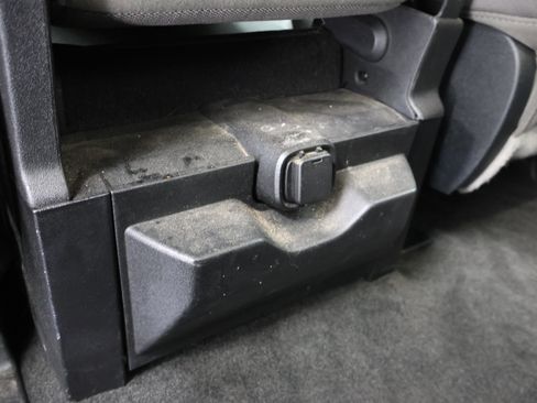 Used 2017 Ford F250 XLT w/ XLT Premium Package AWD/4WD image 36