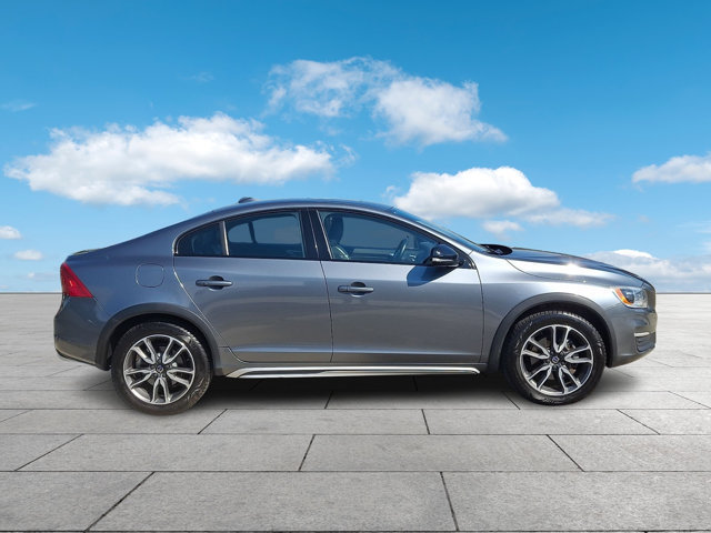 Used 2017 Volvo S60 T5 Cross Country Platinum AWD/4WD image 7