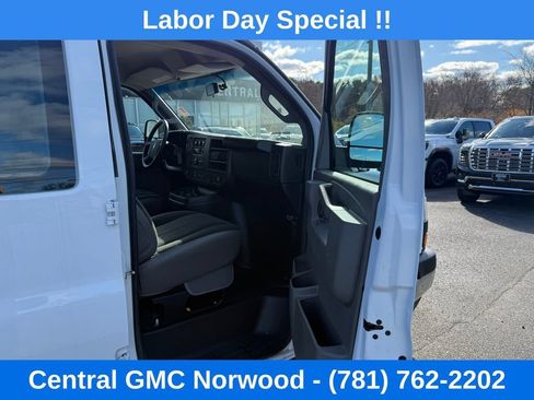 Used 2025 GMC Savana 2500 w/ Driver Convenience Package RWD image 9
