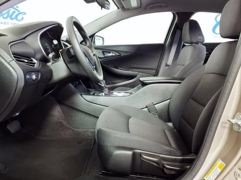 Used 2025 Chevrolet Malibu LS FWD image 8