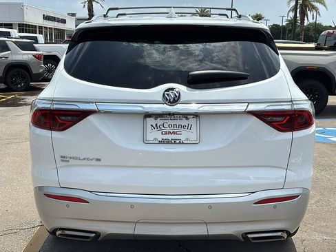 Certified 2024 Buick Enclave Essence AWD/4WD image 6