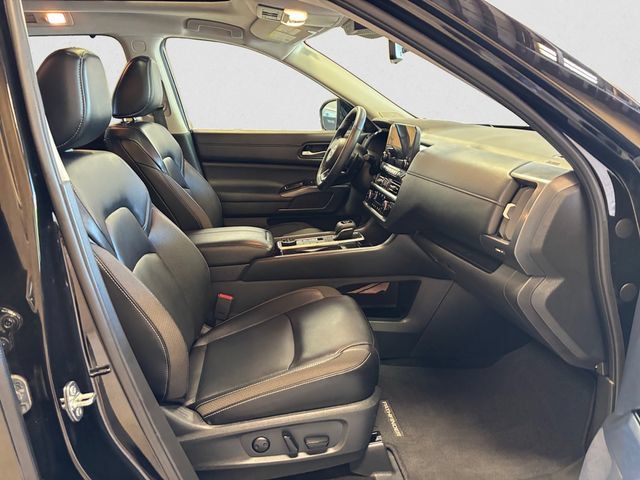 Used 2024 Nissan Pathfinder SL w/ SL Premium Package AWD/4WD image 16