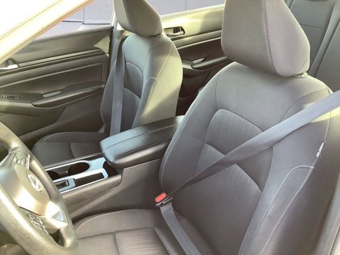 Used 2024 Nissan Altima 2.5 SV image 8