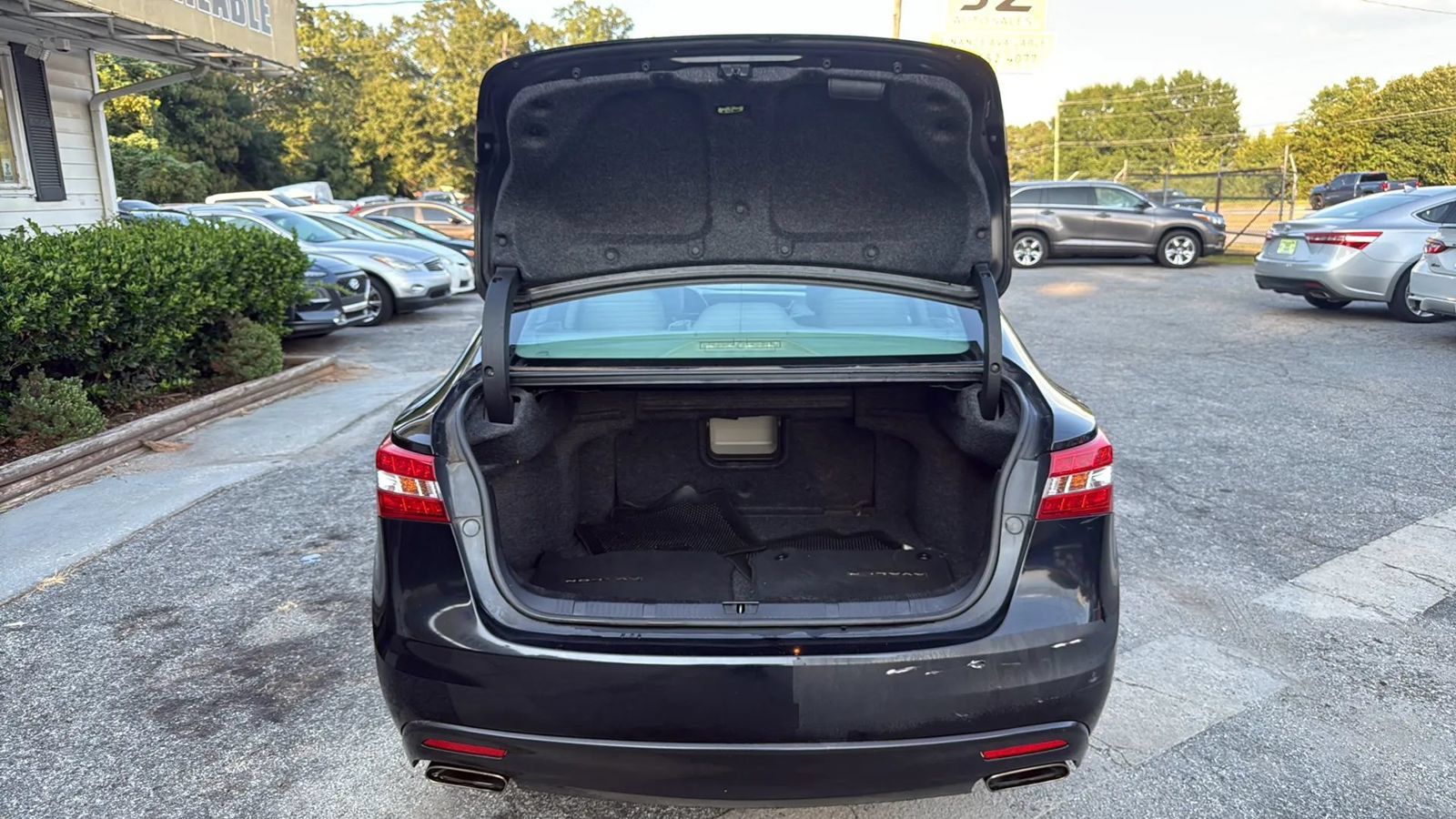 Used 2014 Toyota Avalon XLE Touring FWD image 16