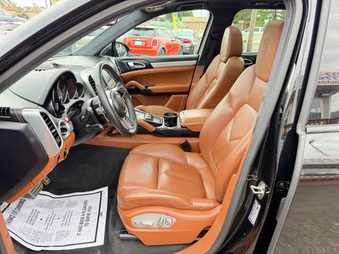 Used 2016 Porsche Cayenne GTS AWD/4WD image 12