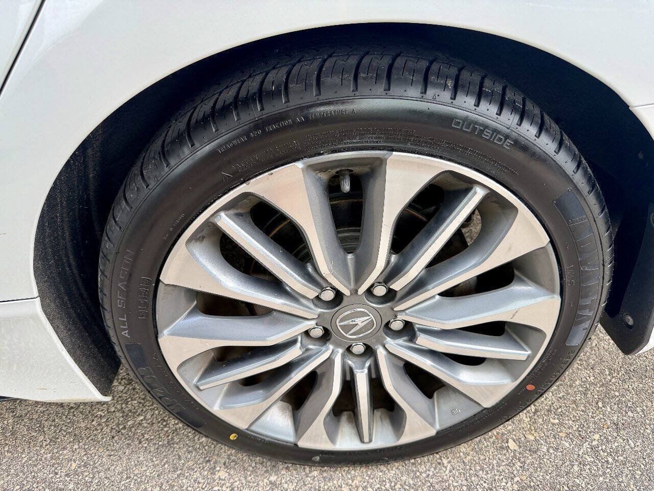 Used 2018 Acura RLX w/ Technology Package FWD image 14