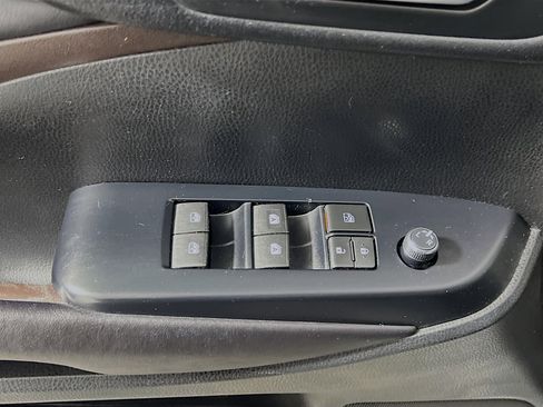 Used 2017 Toyota Highlander XLE image 17