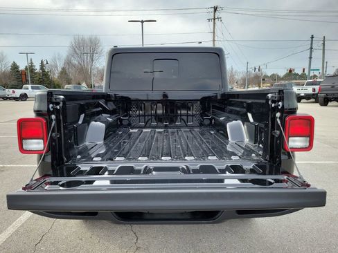 New 2026 Jeep Gladiator Sahara image 10