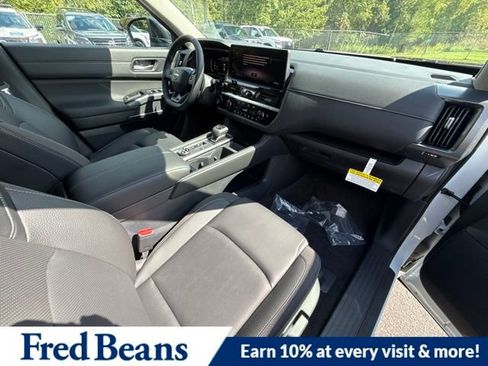 New 2026 Nissan Pathfinder SL w/ SL Premium Package AWD/4WD image 17