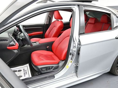 Used 2023 Toyota Camry XSE w/ Navigation Package image 13