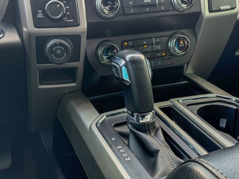 Used 2020 Ford F150 Lariat w/ Equipment Group 502A Luxury image 33