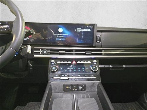 Used 2025 Hyundai Santa Fe SEL image 23