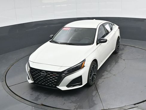 Used 2024 Nissan Altima 2.5 SR image 43