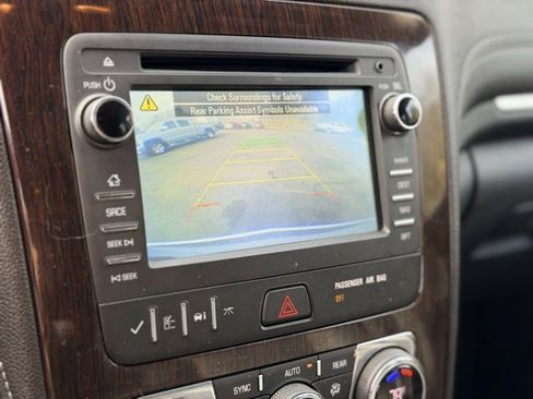 Used 2017 Chevrolet Traverse LT image 12