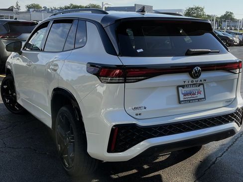 New 2026 Volkswagen Tiguan SE R-Line AWD/4WD image 10