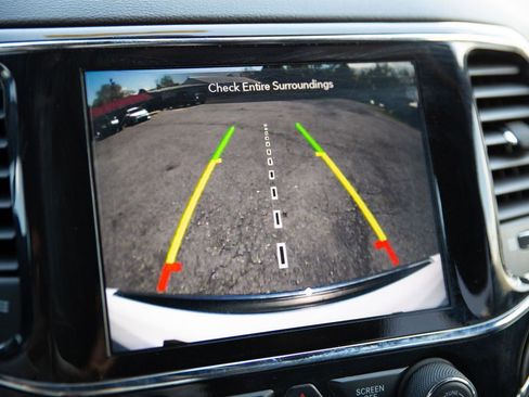 Used 2021 Jeep Grand Cherokee Limited AWD/4WD image 18