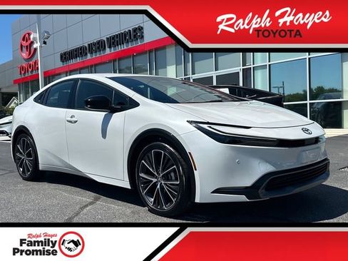 Used 2025 Toyota Prius XLE FWD image 1