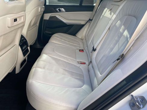 Used 2022 BMW X5 sDrive40i w/ Executive Package RWD image 11